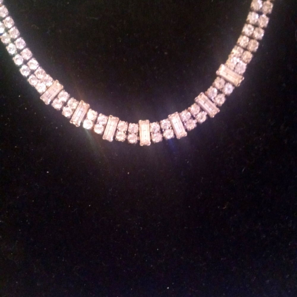 Beautiful vintage rhinestone and silver choker